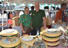 Janneke en Sander Litjens van kaasboerderij Ravenswaard. "De fenegriekkaas is een hardloper."